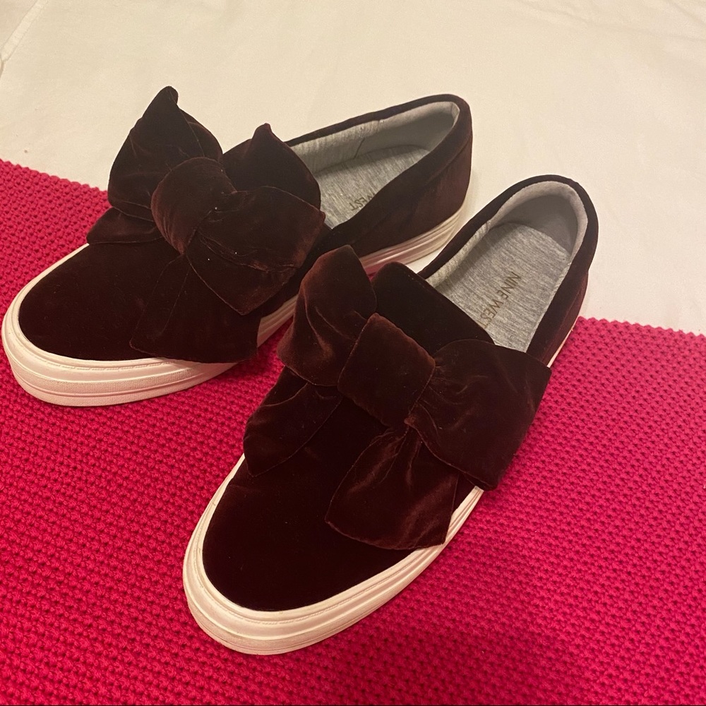 Nine West Maroon Velvet Slip On Sneakers Size 8.5